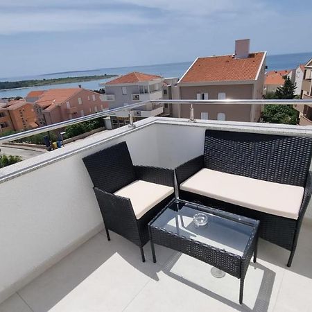 Kings Landing Apartment Novalja Bagian luar foto