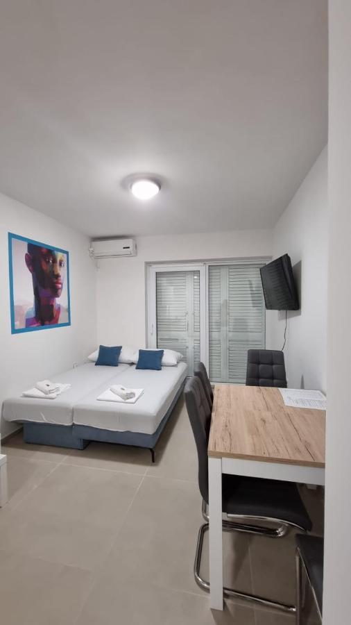 Kings Landing Apartment Novalja Bagian luar foto