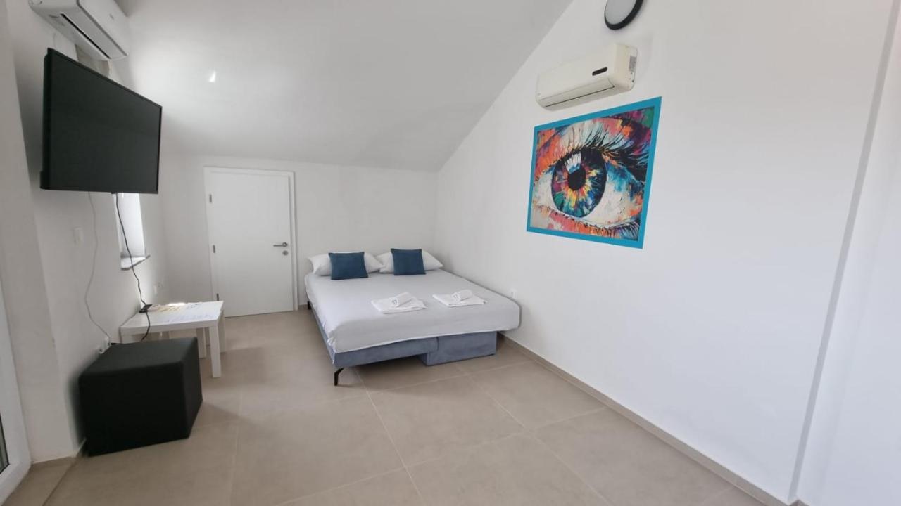 Kings Landing Apartment Novalja Bagian luar foto