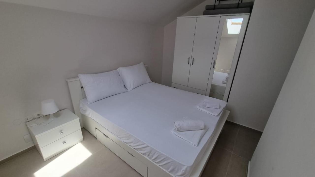 Kings Landing Apartment Novalja Bagian luar foto