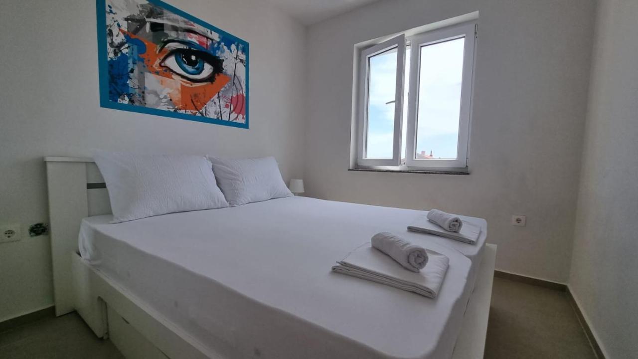 Kings Landing Apartment Novalja Bagian luar foto