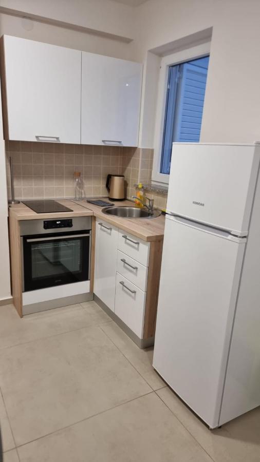 Kings Landing Apartment Novalja Bagian luar foto