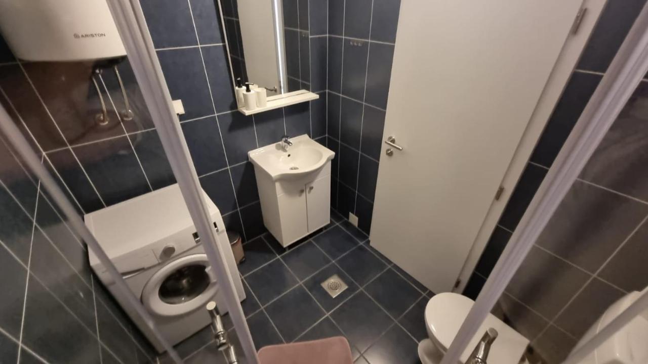 Kings Landing Apartment Novalja Bagian luar foto