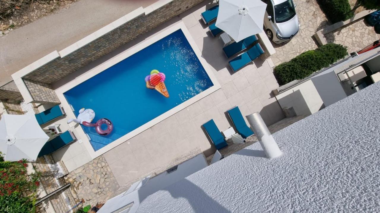 Kings Landing Apartment Novalja Bagian luar foto