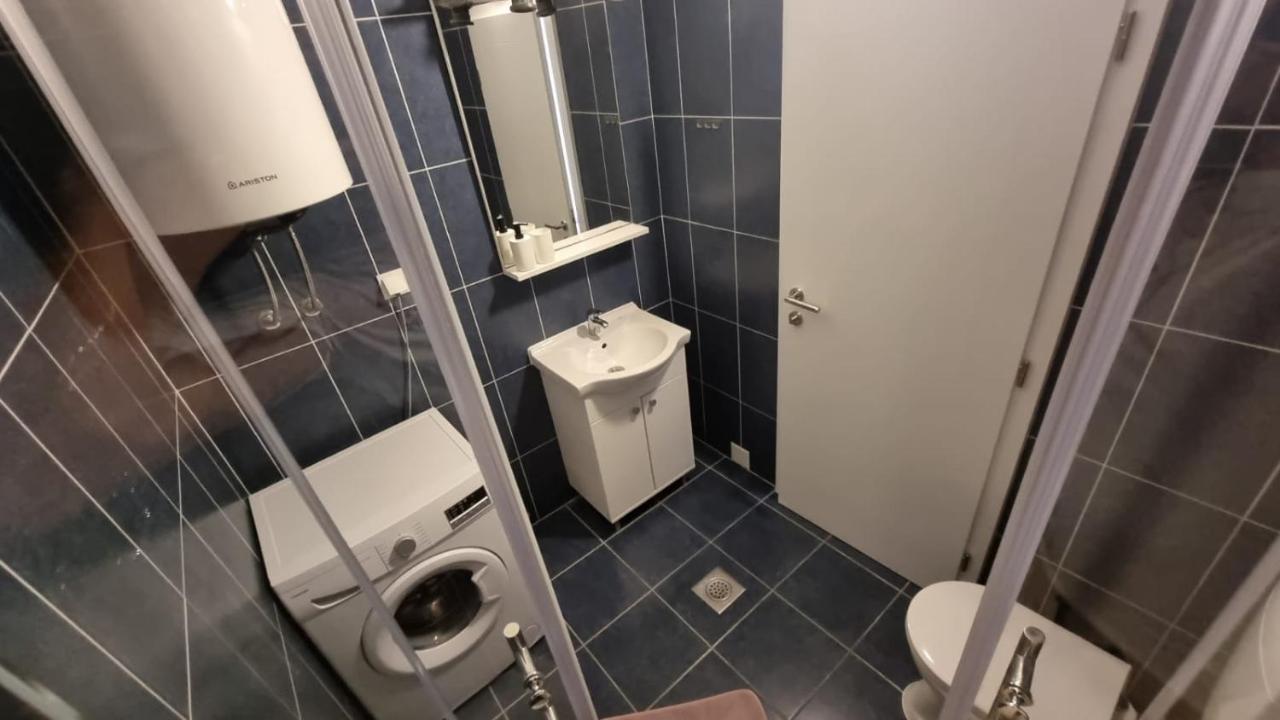 Kings Landing Apartment Novalja Bagian luar foto