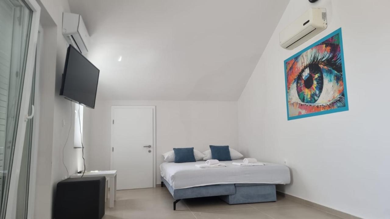 Kings Landing Apartment Novalja Bagian luar foto