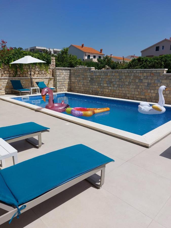 Kings Landing Apartment Novalja Bagian luar foto