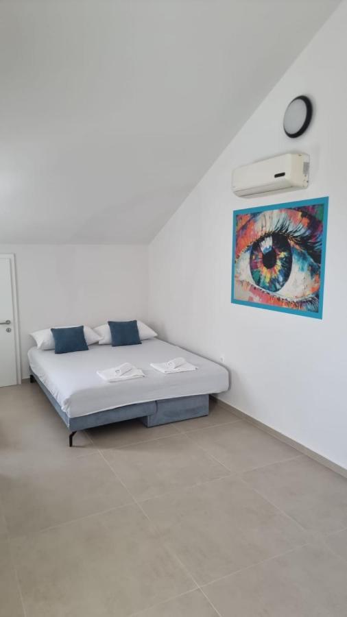 Kings Landing Apartment Novalja Bagian luar foto